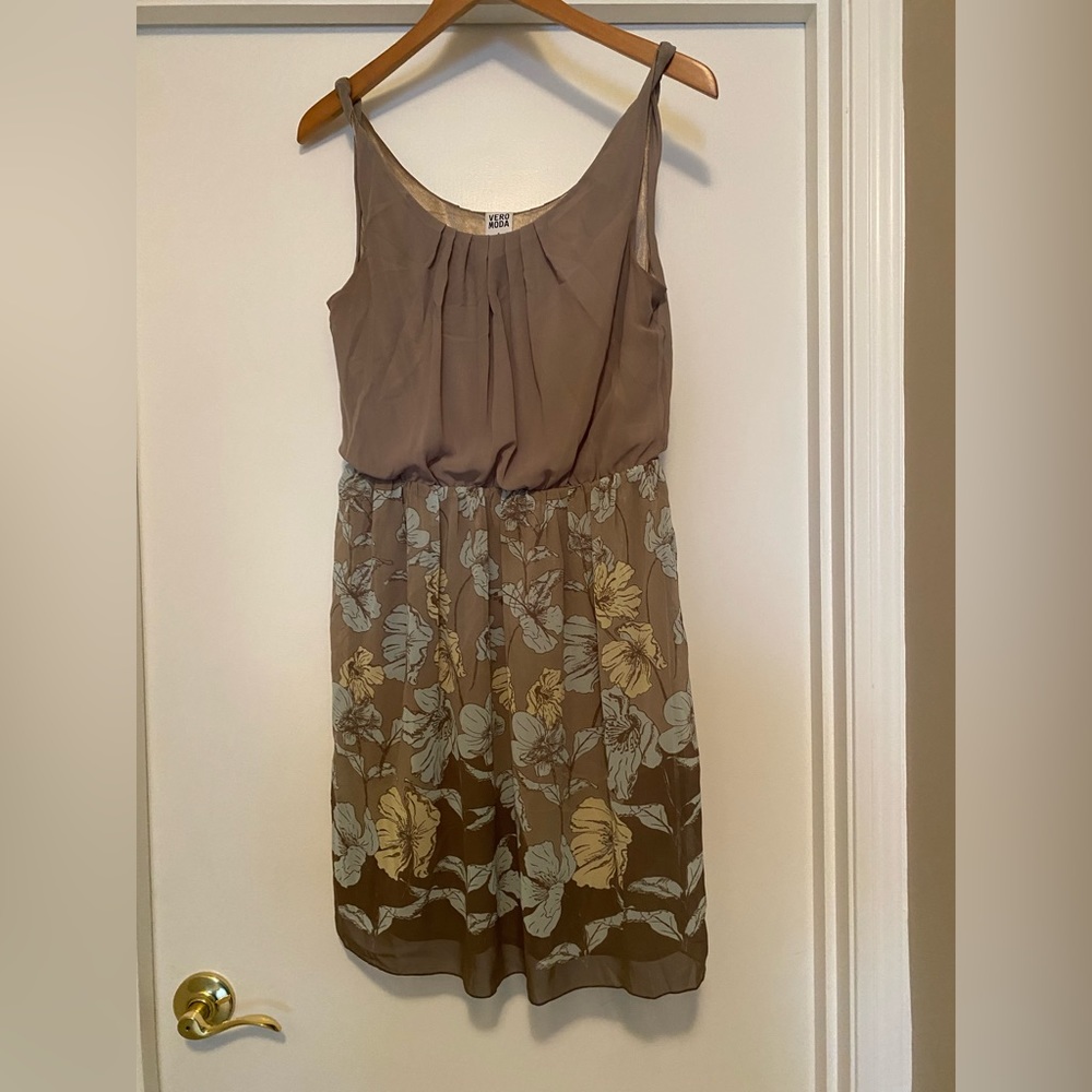 Vero Moda dress with flower pattern size M